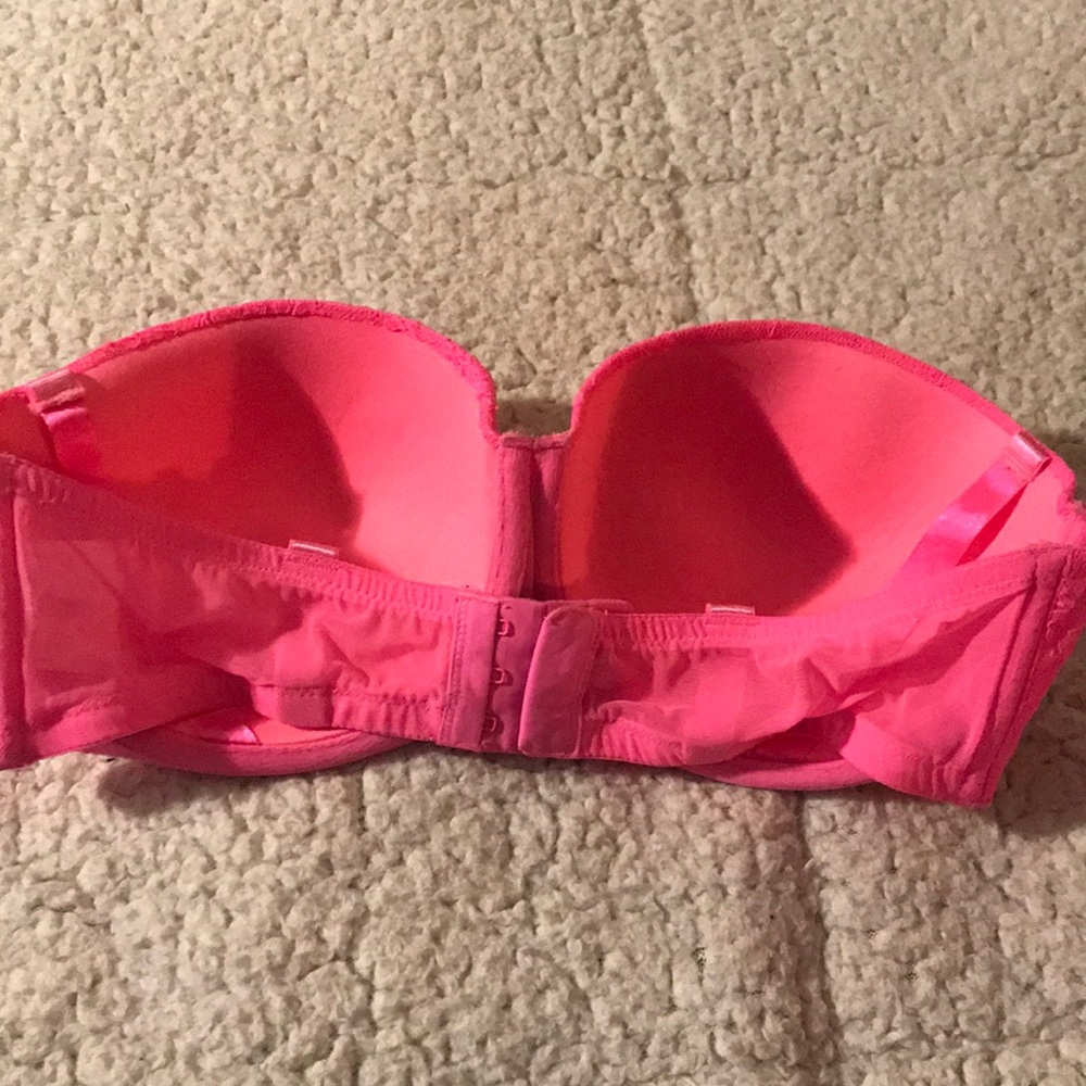 Pink strapless bra - Picture 3 of 3